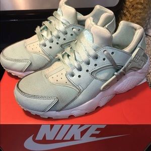 Nike Huarache Sneakers